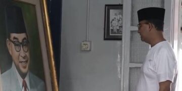 Anies Curhat Sama Lukisan