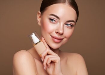 Tampil Natural dan Flawless Seharian dengan 8 Merek Skin Tint Ini, yang Mana Favoritmu?