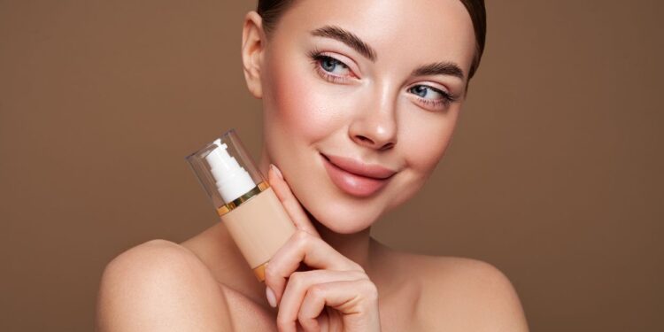 Tampil Natural dan Flawless Seharian dengan 8 Merek Skin Tint Ini, yang Mana Favoritmu?