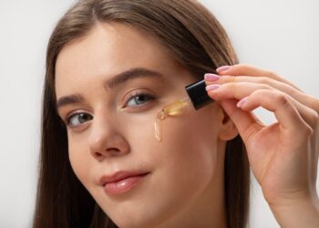 5 Skincare Anti Aging yang Ampuh Atasi Tanda Penuaan, Mulai 30RB-an Aja!