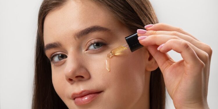 5 Skincare Anti Aging yang Ampuh Atasi Tanda Penuaan, Mulai 30RB-an Aja!