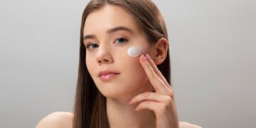 5 Ingredients Skincare yang Diformulasikan untuk Kulit Kusam, Auto Glowing!