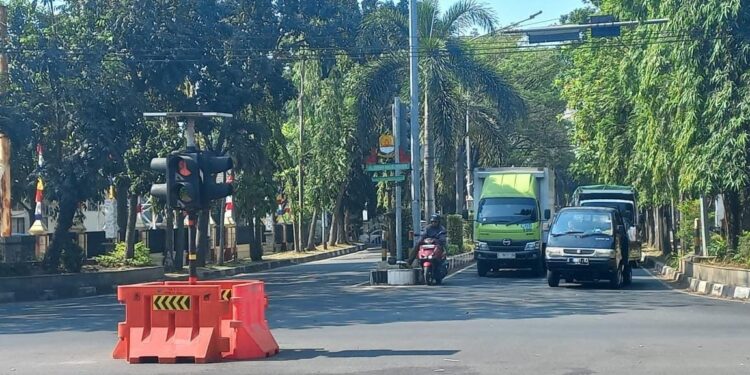 Traffic Light Perempatan Pemkab Cirebon Kembali Berfungsi