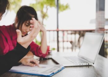 Menghadapi Atasan yang Tidak Mengerti Jadwal Kuliah