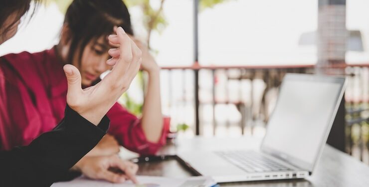 Menghadapi Atasan yang Tidak Mengerti Jadwal Kuliah