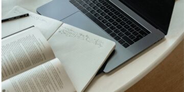 Kenapa Mahasiswa Harus Mulai Menulis Blog atau Artikel Ilmiah